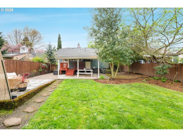 2105 N WINCHELL St, Portland, OR 97217