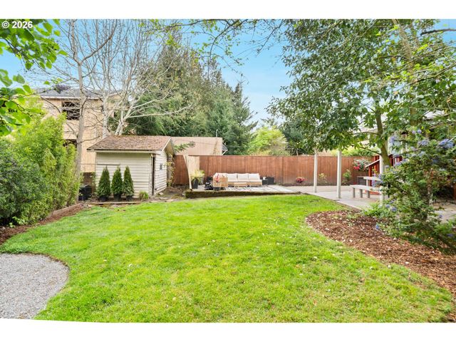 2105 N WINCHELL St, Portland, OR 97217