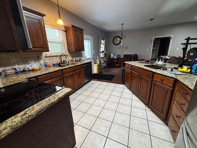 2889 S COUNTY ROAD 406, Henderson, TX 75654