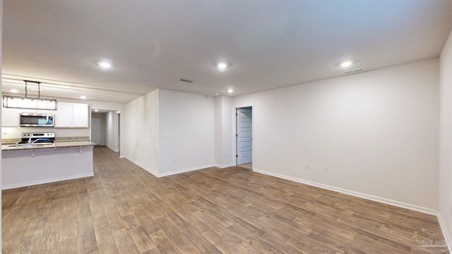 5740 Guinevere Ln, Milton, FL 32583