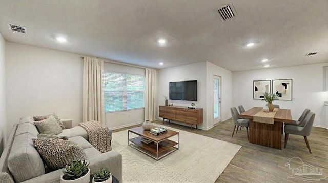 5740 Guinevere Ln, Milton, FL 32583