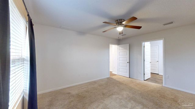 5740 Guinevere Ln, Milton, FL 32583