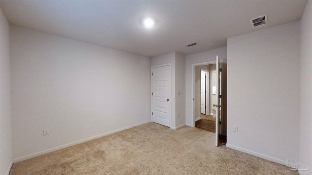 5740 Guinevere Ln, Milton, FL 32583