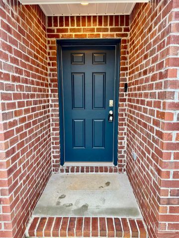 5740 Guinevere Ln, Milton, FL 32583