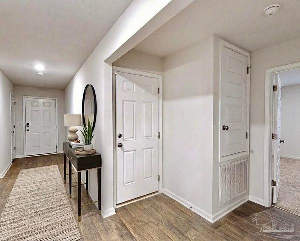 5740 Guinevere Ln, Milton, FL 32583