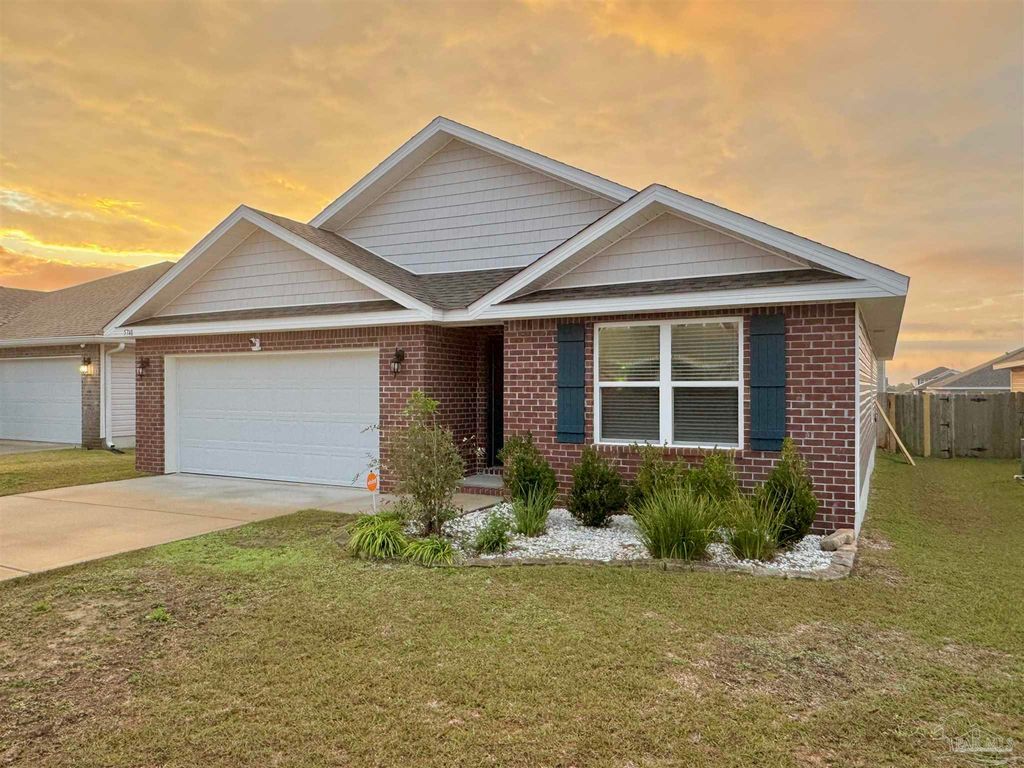 5740 Guinevere Ln, Milton, FL 32583