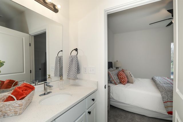 5360 N Pinecrest St, Bel Aire, KS 67220