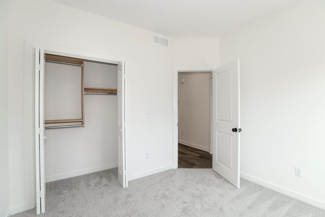 5360 N Pinecrest St, Bel Aire, KS 67220