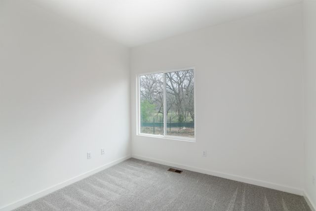 5360 N Pinecrest St, Bel Aire, KS 67220