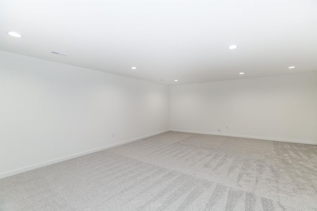 5360 N Pinecrest St, Bel Aire, KS 67220