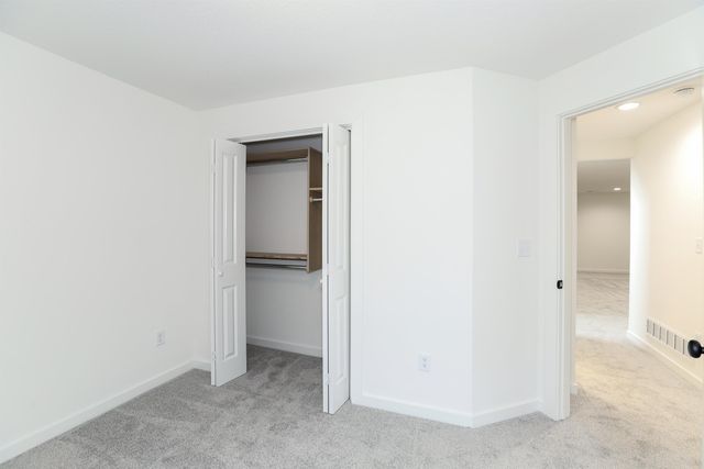 5360 N Pinecrest St, Bel Aire, KS 67220