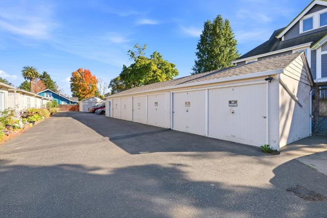 704-718 Broadway, Santa Cruz, CA 95062