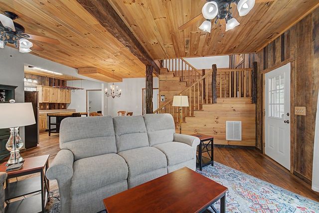 138 Hubbell Lane, Robbinsville, NC 28771