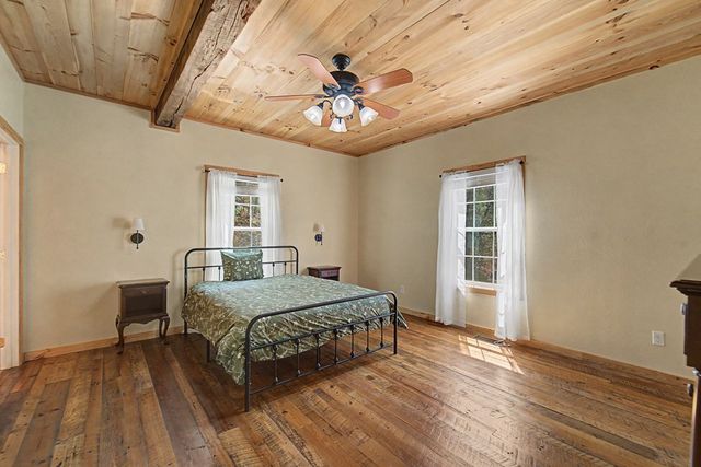 138 Hubbell Lane, Robbinsville, NC 28771