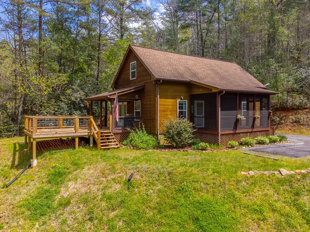 138 Hubbell Lane, Robbinsville, NC 28771