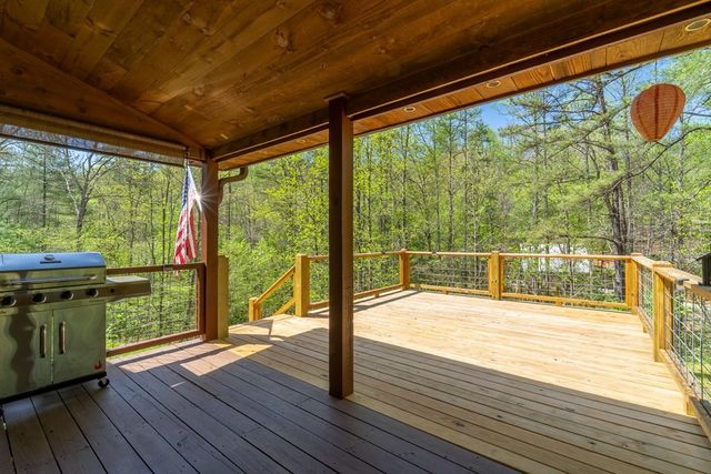138 Hubbell Lane, Robbinsville, NC 28771