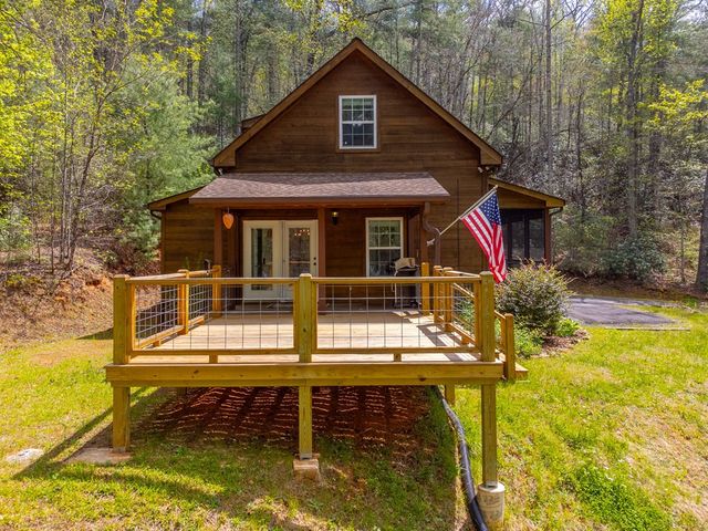 138 Hubbell Lane, Robbinsville, NC 28771