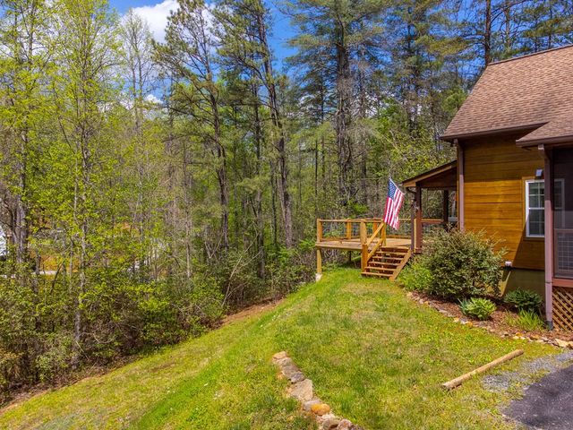 138 Hubbell Lane, Robbinsville, NC 28771