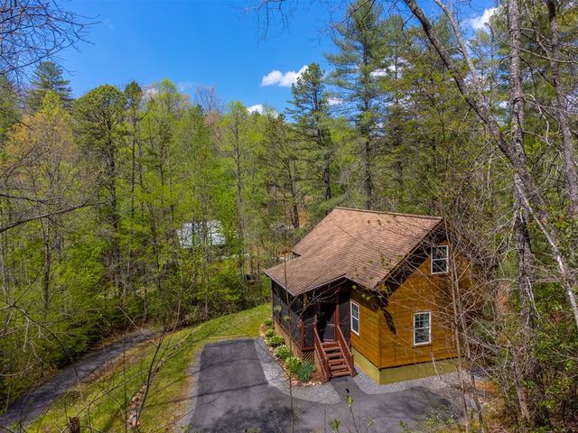 138 Hubbell Lane, Robbinsville, NC 28771