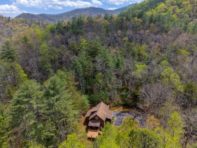 138 Hubbell Lane, Robbinsville, NC 28771