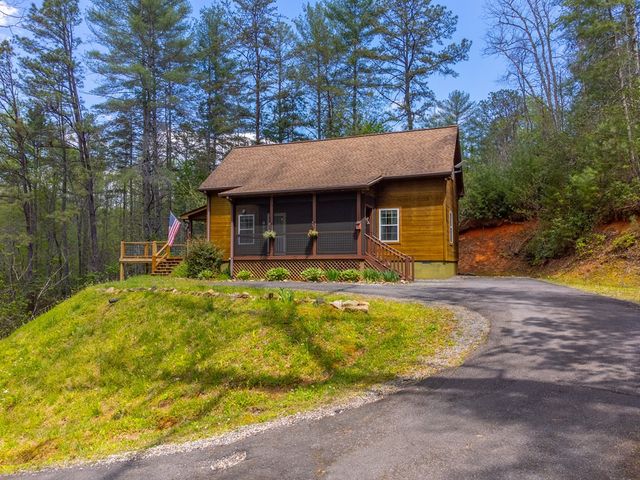 138 Hubbell Lane, Robbinsville, NC 28771