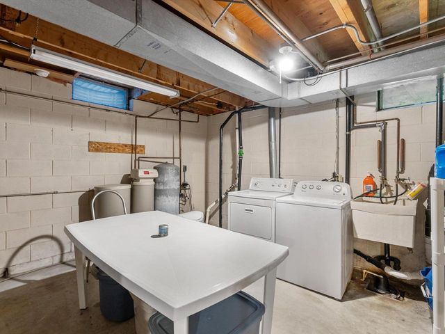 5933 Garden Grove DRIVE, Sheboygan, WI 53081