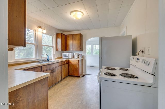 225 Washington College Station, Limestone, TN 37681