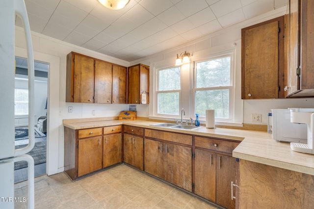 225 Washington College Station, Limestone, TN 37681