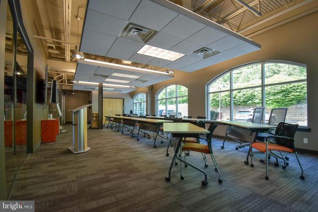 400 LAPP RD, Malvern, PA 19355