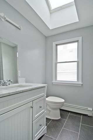 28 Bell St, Quincy, MA 02169