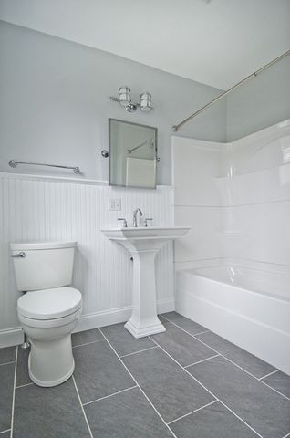 28 Bell St, Quincy, MA 02169