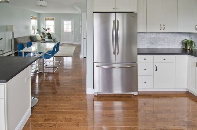 28 Bell St, Quincy, MA 02169