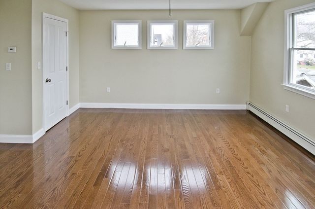 28 Bell St, Quincy, MA 02169