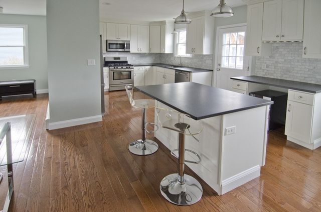 28 Bell St, Quincy, MA 02169