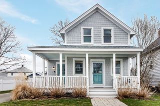 28 Bell St, Quincy, MA 02169