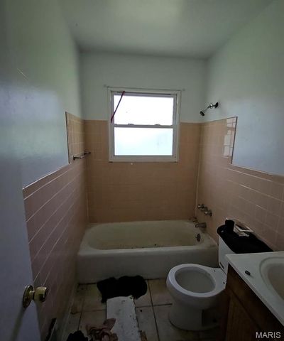 10117 Royal Drive, St Louis, MO 63136