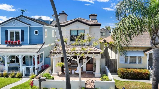 209 6th, Seal Beach, CA 90740