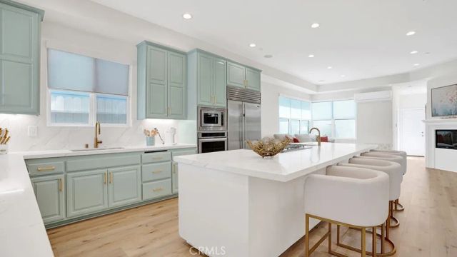 209 6th, Seal Beach, CA 90740