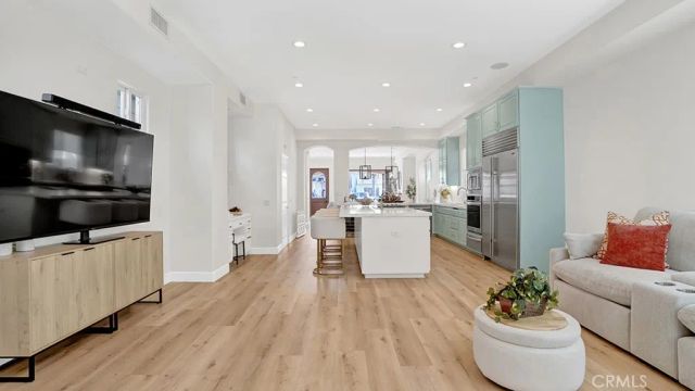 209 6th, Seal Beach, CA 90740
