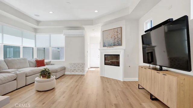 209 6th, Seal Beach, CA 90740
