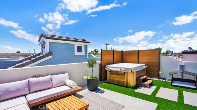 209 6th, Seal Beach, CA 90740