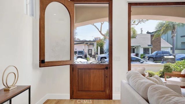 209 6th, Seal Beach, CA 90740