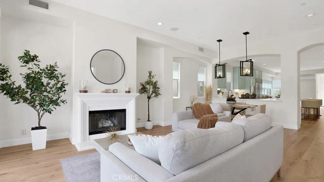 209 6th, Seal Beach, CA 90740