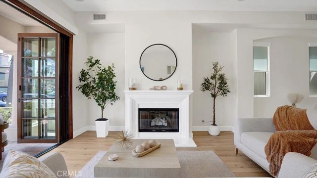 209 6th, Seal Beach, CA 90740