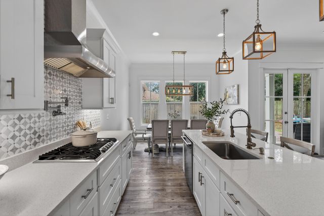 6 Plantation Oaks, Mary Esther, FL 32569