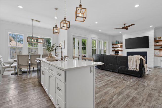 6 Plantation Oaks, Mary Esther, FL 32569