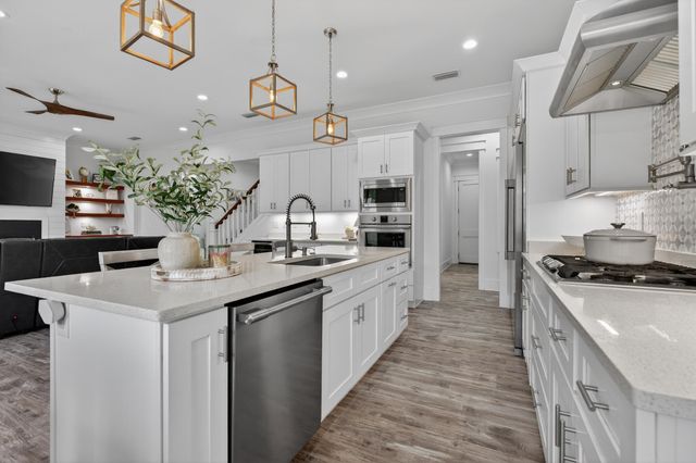 6 Plantation Oaks, Mary Esther, FL 32569