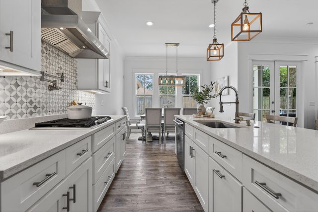 6 Plantation Oaks, Mary Esther, FL 32569