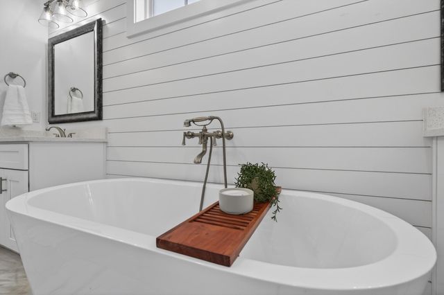 6 Plantation Oaks, Mary Esther, FL 32569