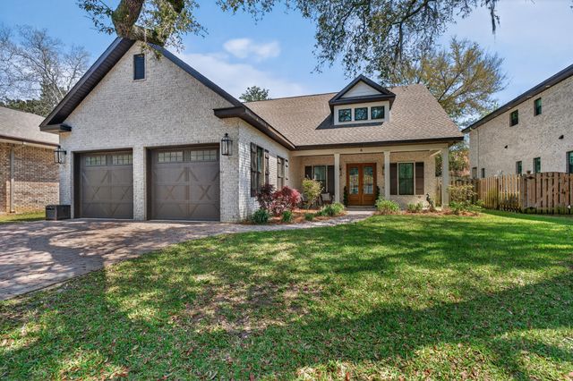 6 Plantation Oaks, Mary Esther, FL 32569